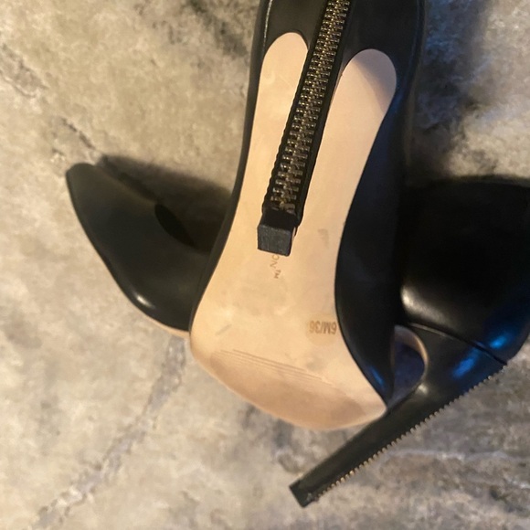 BCBGeneration zipper heels - Picture 3 of 6